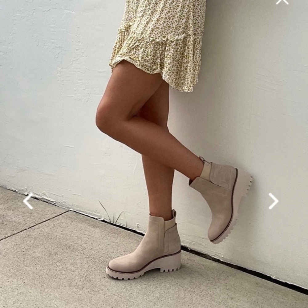 Dolce Vita Huey H20 Wedge Chelsea Booties Size 6 cream tan neutral - Picture 1 of 12